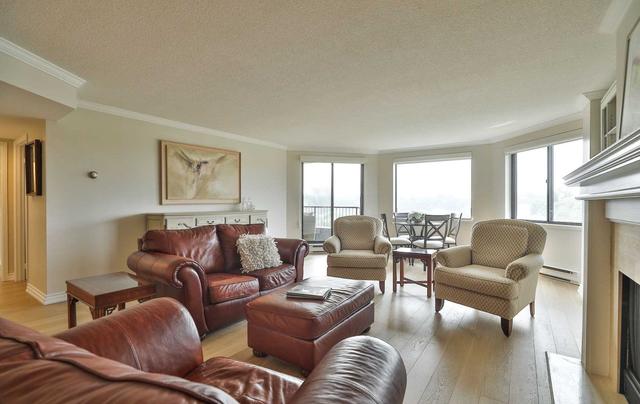 904 - 100 Lakeshore Rd E, Condo with 1 bedrooms, 2 bathrooms and 1 parking in Oakville ON | Image 4