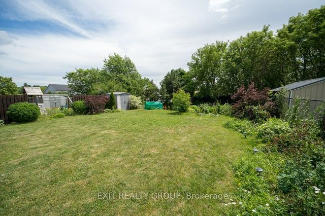 25 Simcoe Dr, House detached with 4 bedrooms, 4 bathrooms and 4 parking in Belleville ON | Image 23