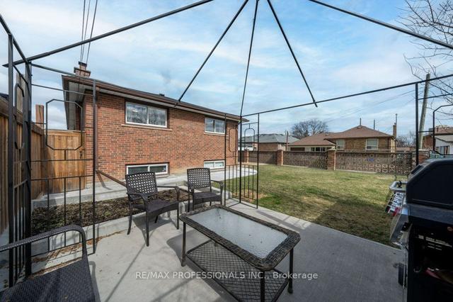 9 Dunreo Dr, House detached with 3 bedrooms, 2 bathrooms and 6 parking in Toronto ON | Image 20