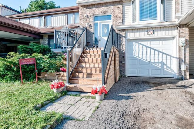 78 Fanshawe Dr, House attached with 3 bedrooms, 2 bathrooms and 4 parking in Brampton ON | Image 3
