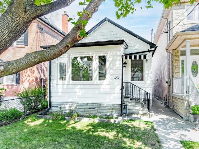35 Batavia Ave, House detached with 3 bedrooms, 2 bathrooms and 4 parking in Toronto ON | Image 1