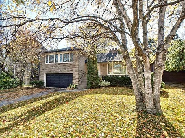 23 Morewood Cres, House detached with 4 bedrooms, 3 bathrooms and 4 parking in Toronto ON | Image 1