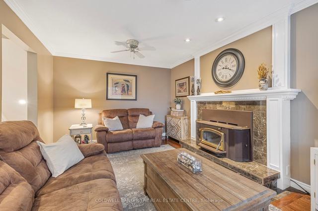 869 Sparrow Rd, House detached with 3 bedrooms, 4 bathrooms and 6 parking in Newmarket ON | Image 3