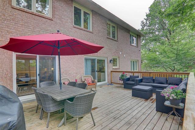 208 Dunview Ave, House detached with 5 bedrooms, 6 bathrooms and 10 parking in Toronto ON | Image 33