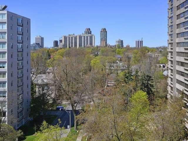 1002 - 581 Avenue Rd, Condo with 2 bedrooms, 2 bathrooms and 1 parking in Toronto ON | Image 20