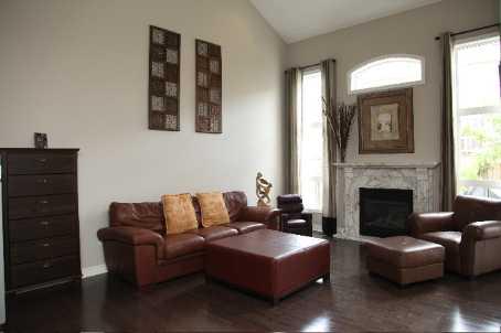 1013 Woodward Ave, House detached with 4 bedrooms, 4 bathrooms and 4 parking in Milton ON | Image 3