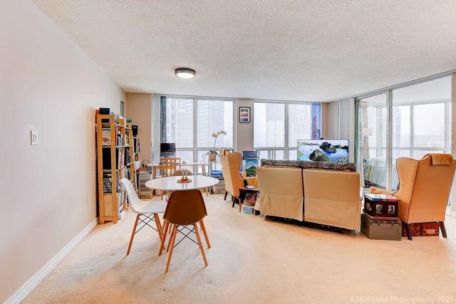1011 - 24 Wellesley St W, Condo with 2 bedrooms, 2 bathrooms and 1 parking in Toronto ON | Image 10