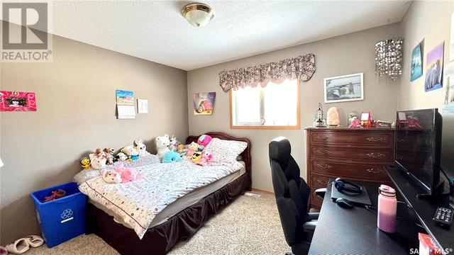 800 Mckenzie Street N, House detached with 5 bedrooms, 3 bathrooms and null parking in Outlook SK | Image 26