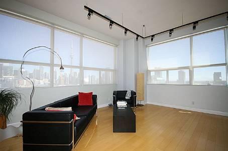 lph11 - 700 King St W, Condo with 2 bedrooms, 2 bathrooms and 1 parking in Toronto ON | Image 1