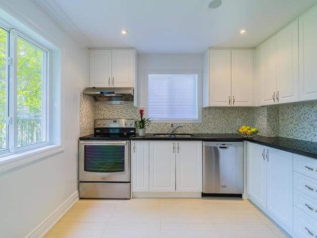 240 Alsace Rd, House semidetached with 3 bedrooms, 2 bathrooms and 4 parking in Richmond Hill ON | Image 7