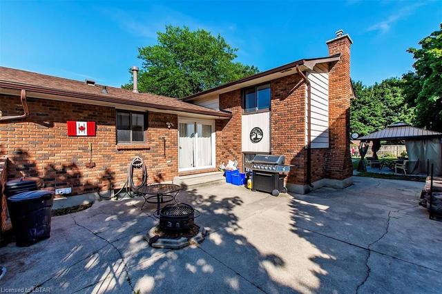 1120 Cambridge Crescent, House detached with 4 bedrooms, 2 bathrooms and 2 parking in Sarnia ON | Image 33