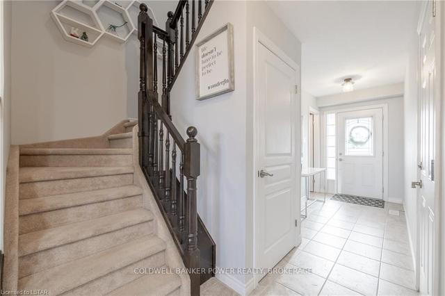 871 Silverfox Cres, House attached with 3 bedrooms, 3 bathrooms and 3 parking in London ON | Image 8