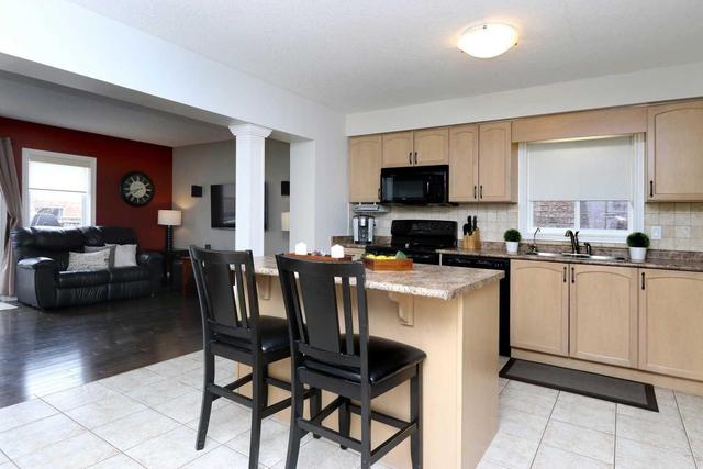 10 Wilkie Cres, House detached with 3 bedrooms, 2 bathrooms and 2 parking in Guelph ON | Image 4