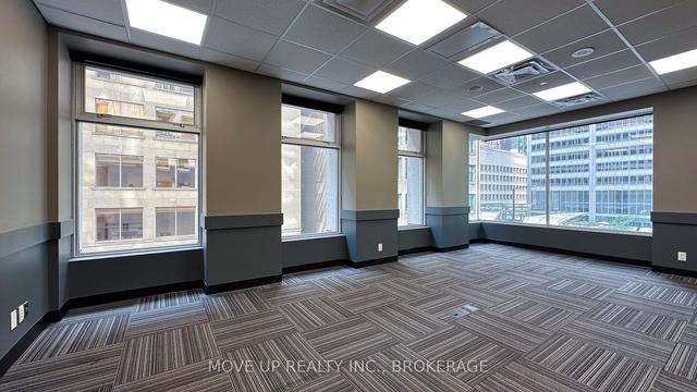302 - 1 King St W, Condo with 3 bedrooms, 1 bathrooms and 0 parking in Toronto ON | Image 6