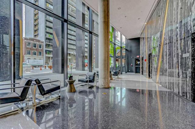 910 - 125 Peter St, Condo with 1 bedrooms, 1 bathrooms and 0 parking in Toronto ON | Image 34