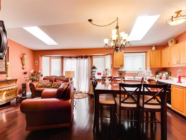 37 Asterwind Cres, House detached with 3 bedrooms, 3 bathrooms and 4 parking in Brampton ON | Image 7