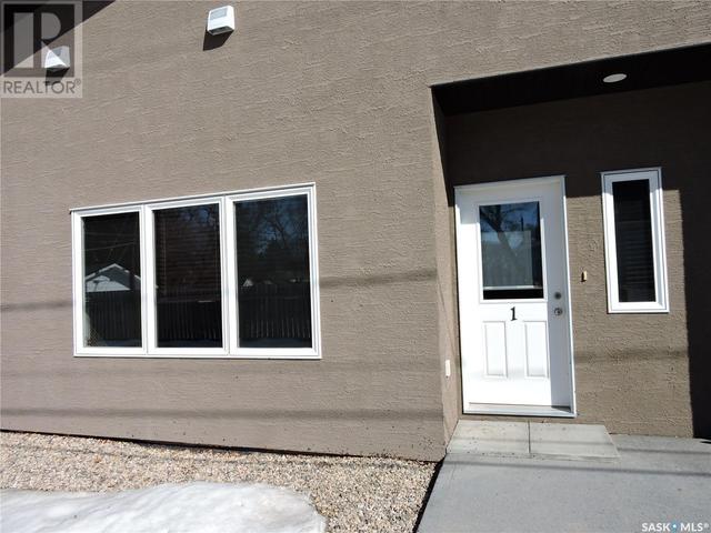 1 - 100 Pearson Street, House attached with 2 bedrooms, 1 bathrooms and null parking in Strasbourg SK | Image 2