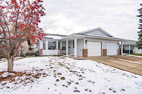 59 Ellis Street, Home with 3 bedrooms, 2 bathrooms and 2 parking in Red Deer AB | Card Image