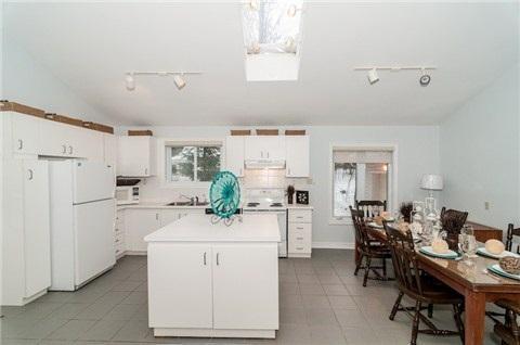 55 Moore Ave, House detached with 3 bedrooms, 2 bathrooms and 6 parking in Bradford West Gwillimbury ON | Image 2