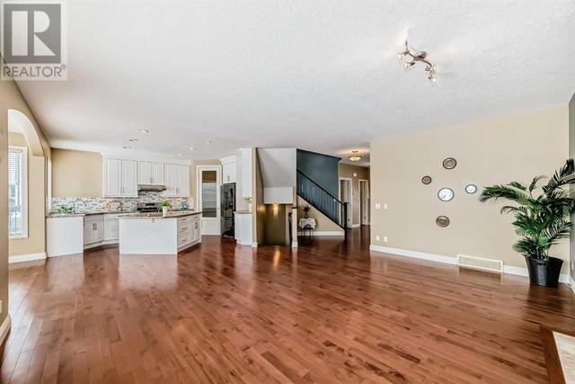 227 Everglade Circle Sw, House detached with 3 bedrooms, 3 bathrooms and 4 parking in Calgary AB | Image 16