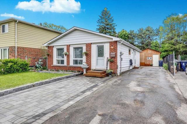 33 Gemshaw Cres, House detached with 3 bedrooms, 3 bathrooms and 4 parking in Toronto ON | Image 23