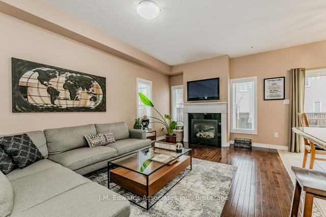 24 Forest Valley Cres, Townhouse with 3 bedrooms, 3 bathrooms and 2 parking in Hamilton ON | Image 23