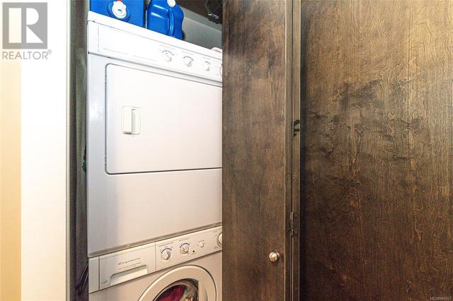 In unit washer & dryer | Image 14