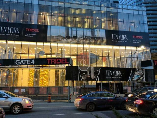 6505 - 10 York St, Condo with 2 bedrooms, 3 bathrooms and 2 parking in Toronto ON | Image 28