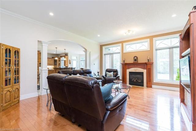 12029 Graham Road, House detached with 3 bedrooms, 2 bathrooms and 12 parking in West Elgin ON | Image 9
