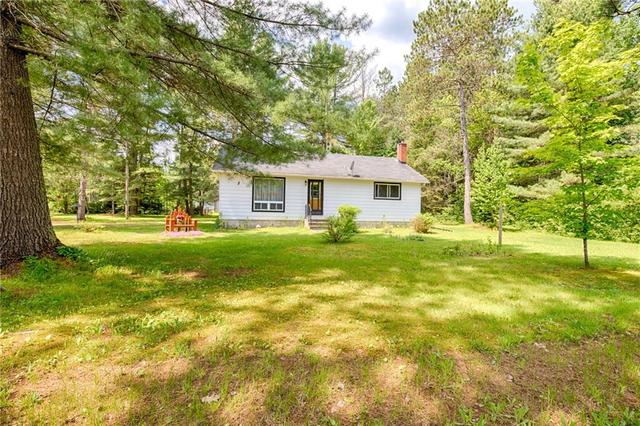 7 Eastern Road, House detached with 2 bedrooms, 1 bathrooms and 10 parking in Greater Madawaska ON | Card Image