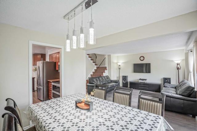 29 Junewood Cres, House detached with 4 bedrooms, 3 bathrooms and 3 parking in Brampton ON | Image 4