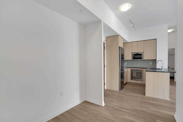 819 - 99 Eagle Rock Way, Condo with 2 bedrooms, 2 bathrooms and 2 parking in Vaughan ON | Image 3