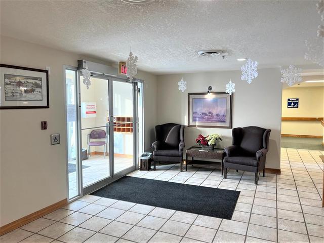 201 - 5600 Sunrise Crescent, Condo with 1 bedrooms, 1 bathrooms and null parking in Olds AB | Image 2