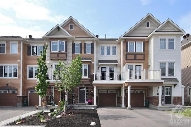 415 Rosingdale Street, Townhouse with 2 bedrooms, 2 bathrooms and 3 parking in Ottawa ON | Image 1