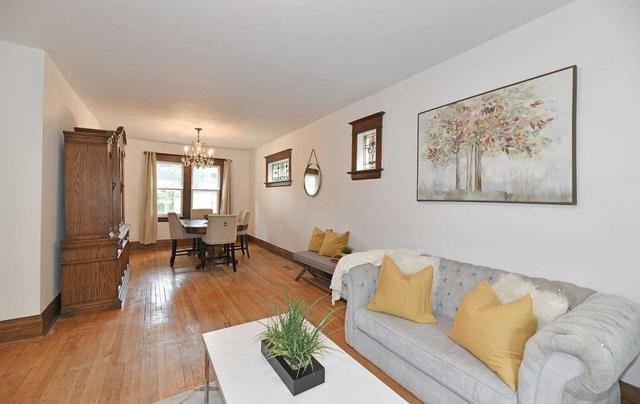 235 Gainsborough Rd, House semidetached with 3 bedrooms, 1 bathrooms and 2 parking in Toronto ON | Image 23