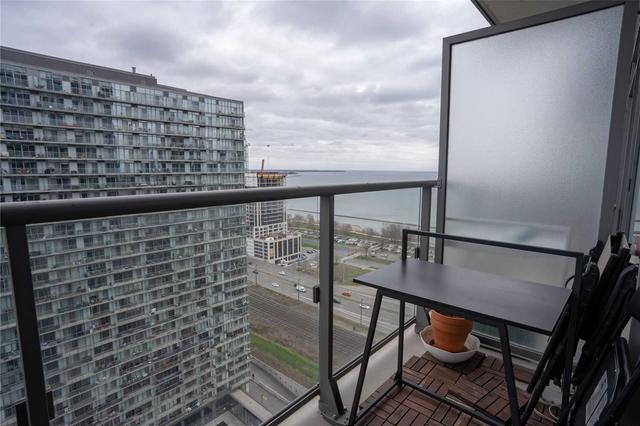 2412 - 105 The Queensway Ave, Condo with 1 bedrooms, 1 bathrooms and 0 parking in Toronto ON | Image 10