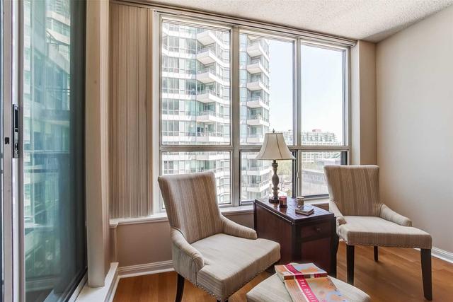 820 - 230 Queens Quay W. Quay W, Condo with 1 bedrooms, 1 bathrooms and 1 parking in Toronto ON | Image 14