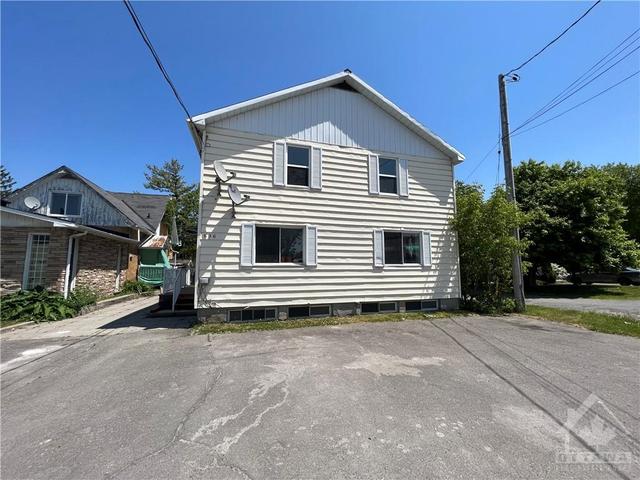b - 696 Principale Street, Condo with 3 bedrooms, 1 bathrooms and 1 parking in Casselman ON | Image 2
