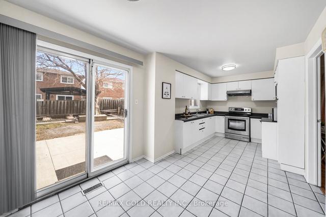 57 Cabernet Circ, House detached with 3 bedrooms, 3 bathrooms and 4 parking in Toronto ON | Image 19