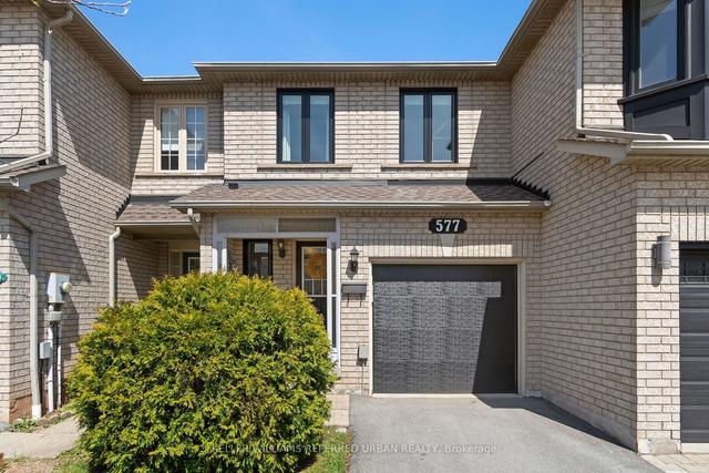 577 Taylor Cres, House attached with 3 bedrooms, 3 bathrooms and 2 parking in Burlington ON | Image 1