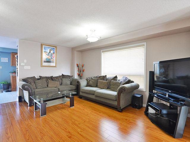 86 Whiteface Cres, House semidetached with 3 bedrooms, 3 bathrooms and 2 parking in Brampton ON | Image 5