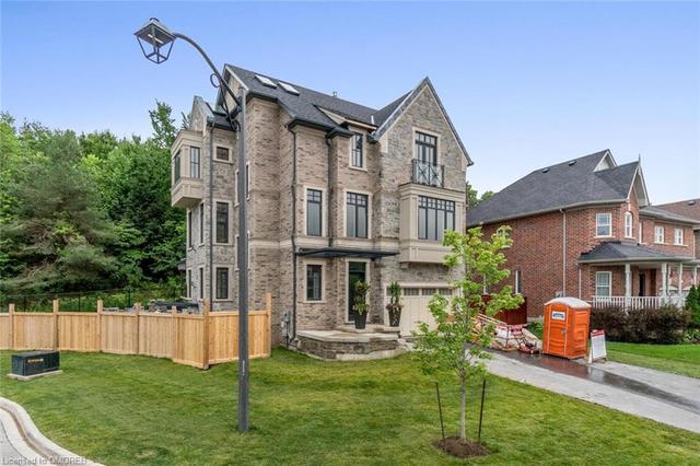 100 Foxtail Court, House detached with 4 bedrooms, 3 bathrooms and 4 parking in Halton Hills ON | Image 2