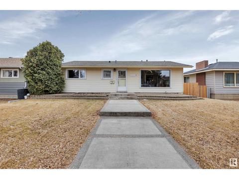 4809 117 Av Nw, House detached with 4 bedrooms, 2 bathrooms and null parking in Edmonton AB | Card Image