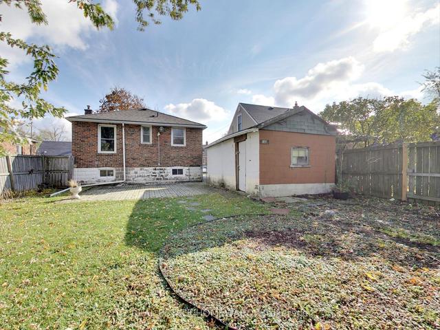 190 East 14th St, House detached with 2 bedrooms, 2 bathrooms and 4 parking in Hamilton ON | Image 32