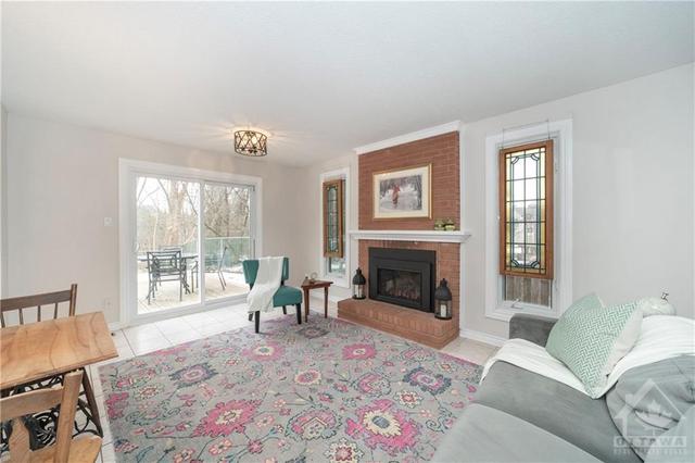 6439 Sugar Creek Way, House detached with 4 bedrooms, 3 bathrooms and 4 parking in Ottawa ON | Image 13