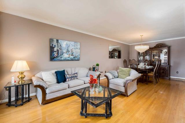 23 Friary Crt, House semidetached with 3 bedrooms, 2 bathrooms and 5 parking in Toronto ON | Image 39