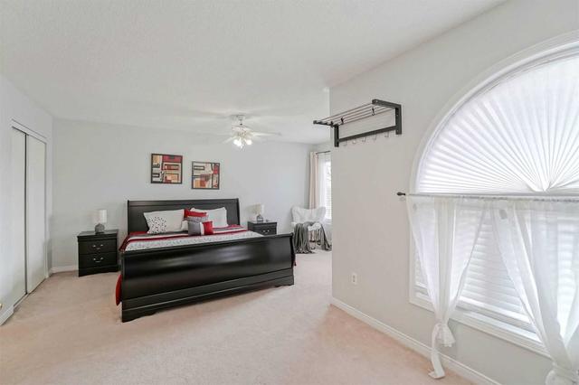 76 Cedarwood Cres, House attached with 3 bedrooms, 3 bathrooms and 3 parking in Brampton ON | Image 10