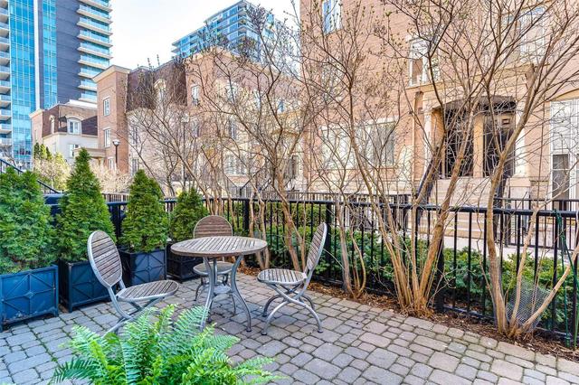 Th428 - 34 Western Battery Rd, Townhouse with 1 bedrooms, 2 bathrooms and 2 parking in Toronto ON | Image 2