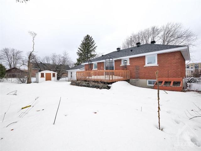 22 Donna Street, House detached with 6 bedrooms, 2 bathrooms and 5 parking in Ottawa ON | Image 30