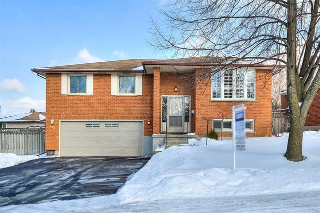 104 Westview Cres, House detached with 3 bedrooms, 3 bathrooms and 4 parking in Kitchener ON | Image 2